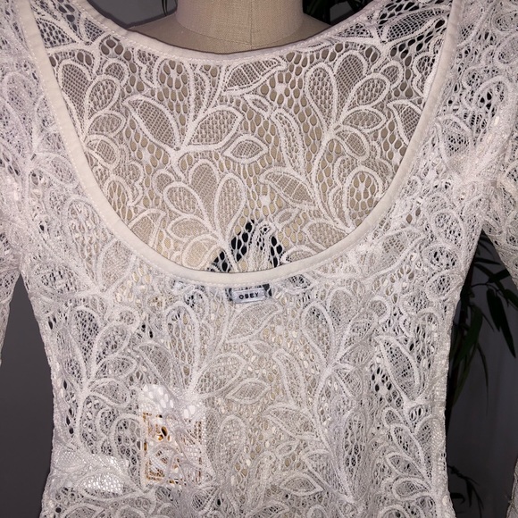 🌟NWT OBEY Cream Lara Lace Top Sz XS - Picture 3 of 4